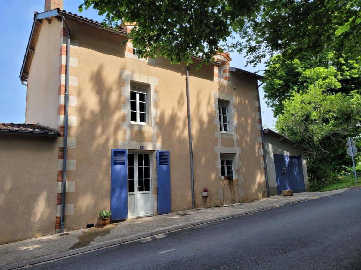 Maison De Vacances Asnieres-sur-Blour Exterior foto